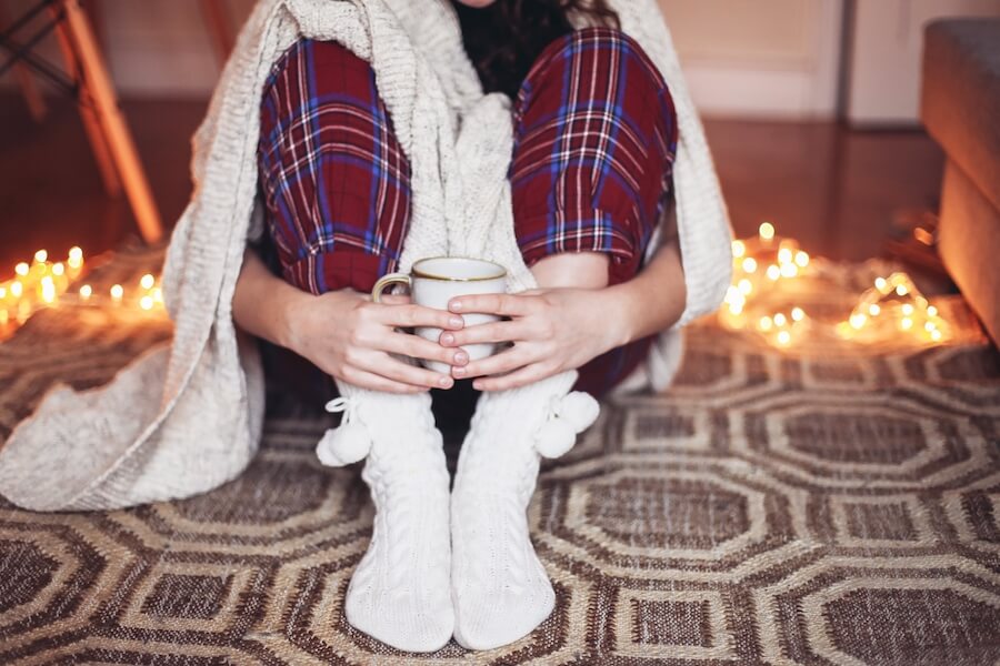 W czym spać zimą? Podpowiadamy jakie modele piżam sprawdzą się na chłodne wieczory.